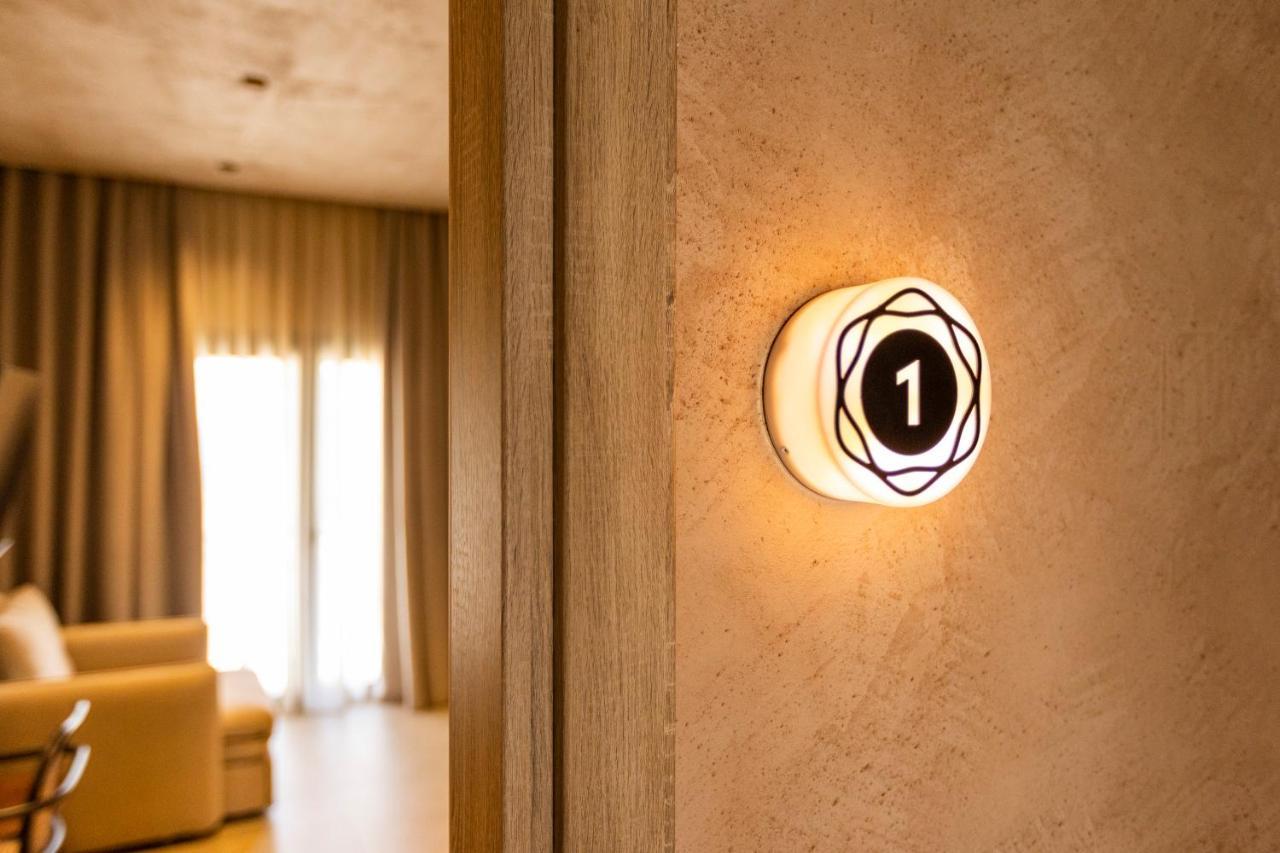 נאוס מרמרס Medusa Luxury Suites מראה חיצוני תמונה