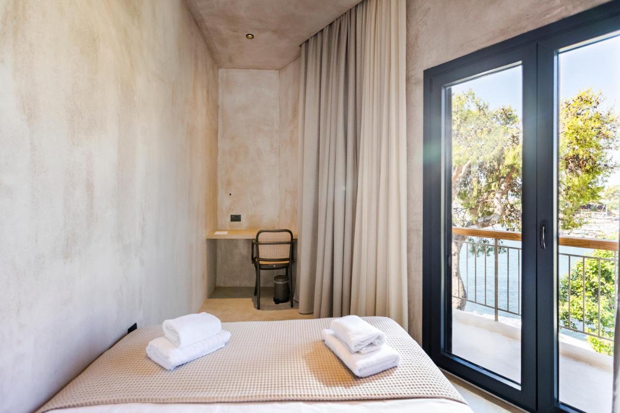 נאוס מרמרס Medusa Luxury Suites מראה חיצוני תמונה